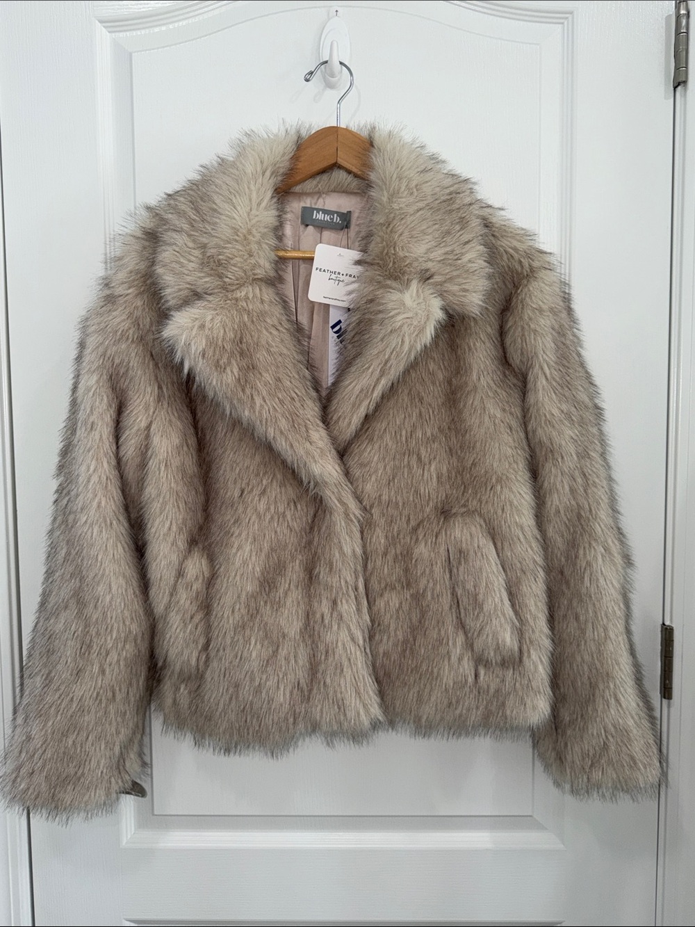 Blue B. The Aspen Blush Plush Faux Fur Teddy Jacket in Taupe Beige large NWT